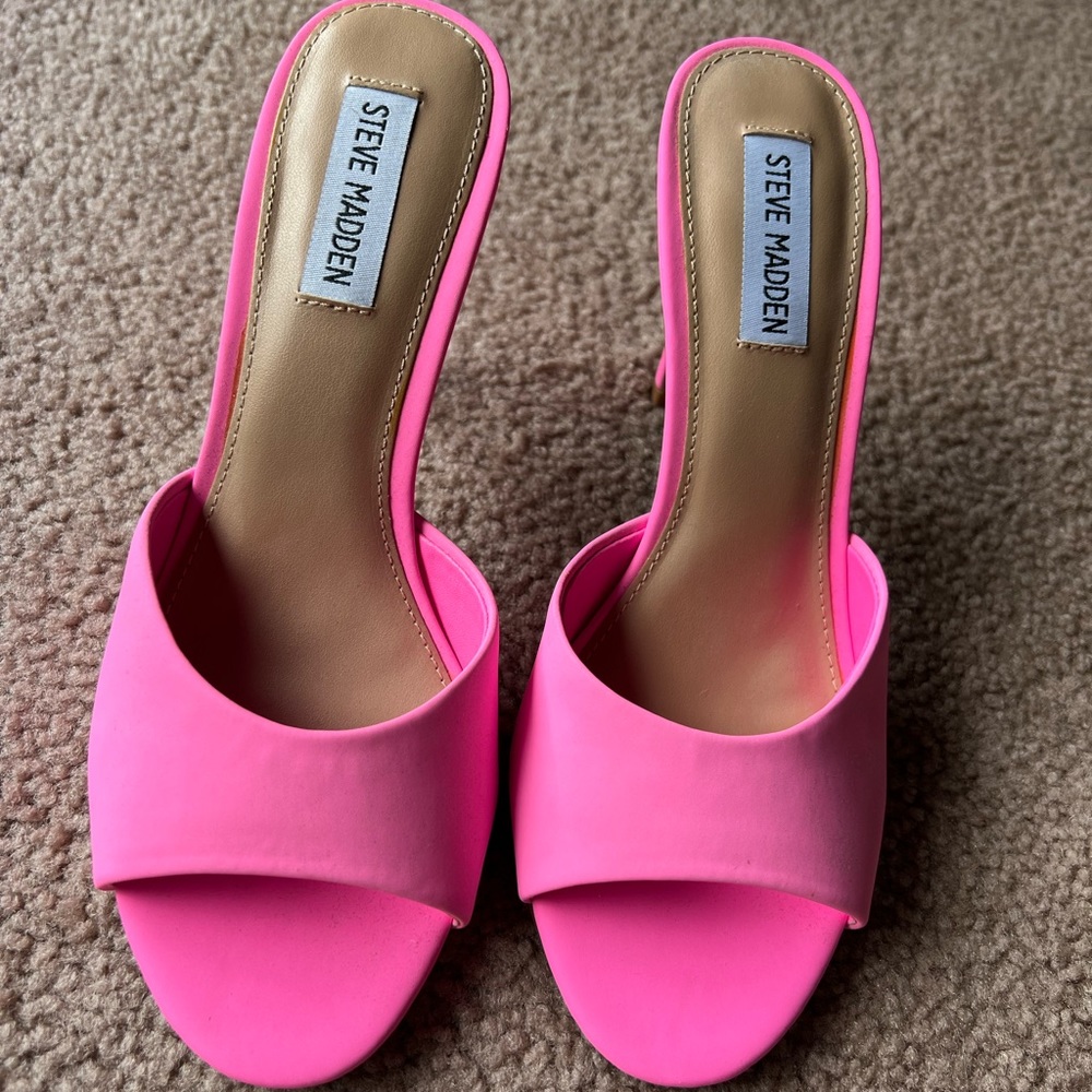Steve Madden Hot pink Erin heel